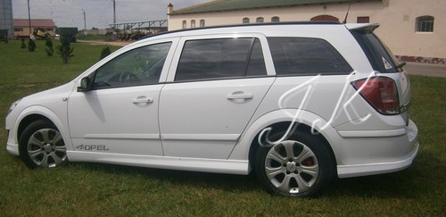 Roof spoiler wing for vauxhall - roof,